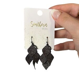 Southern Seoul Black Shimmer Dangle Earrings
